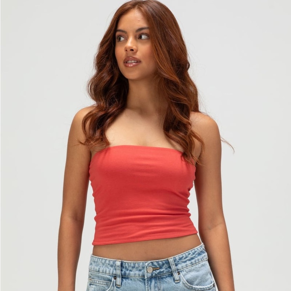 TILLYS Women’s Tube Top in color “Knockout” size Large